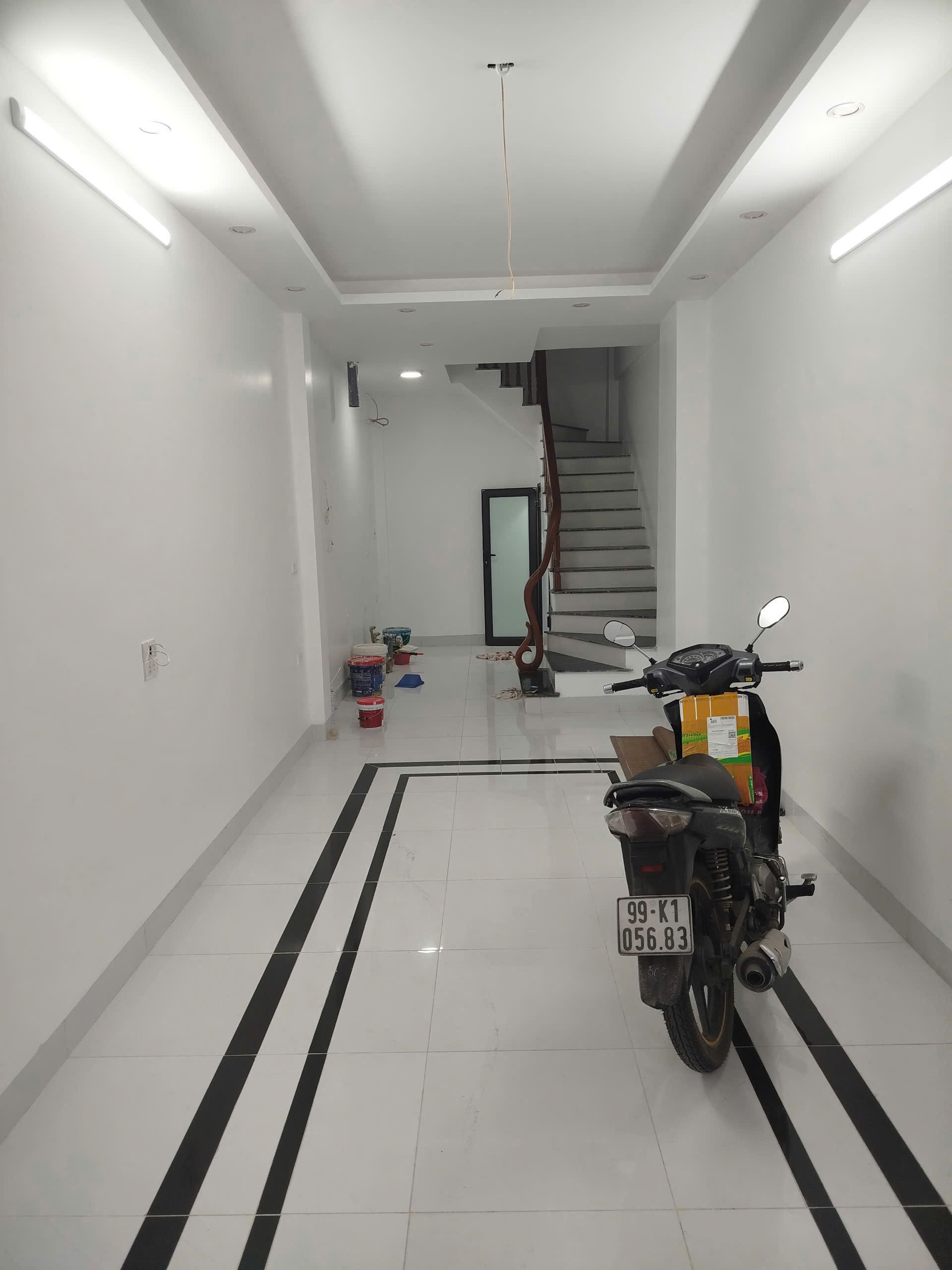 Cho thuê nhà nguyên căn mới kinh kong ngõ 100 Thúy Lĩnh, 33m2 x 5 tầng, 3 ngủ kk, 8 Triệu - Ảnh chính